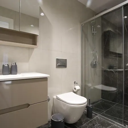 Urban Oasis 16th Floor Penthouse, Center, Free Private Parking * Skopje