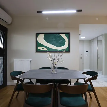 Urban Oasis 16th Floor Penthouse, Center, Free Private Parking Apartment