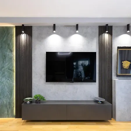 Urban Oasis 16th Floor Penthouse, Center, Free Private Parking Apartment Skopje